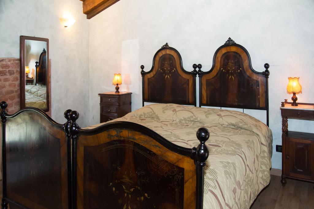 Bed and Breakfast Casa Del Grande Vecchio Airasca Pokoj fotografie